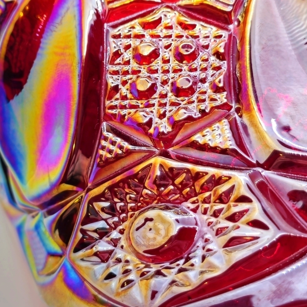 LE Smith Video - Carnival Glass Banana Boat - Quintec Pattern - Very Iridescent - Picture 5 of 7